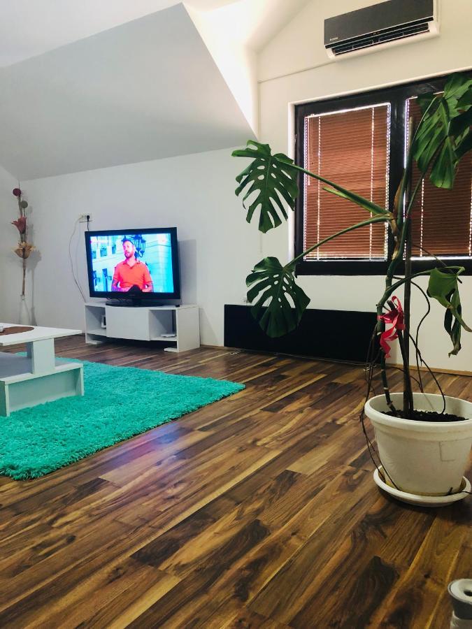 Stan Na Dan Gornji Milanovac-Centar-Nova Gradnja Apartment Exterior photo