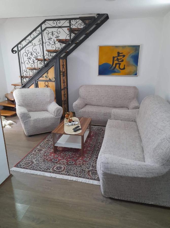Stan Na Dan Gornji Milanovac-Centar-Nova Gradnja Apartment Exterior photo